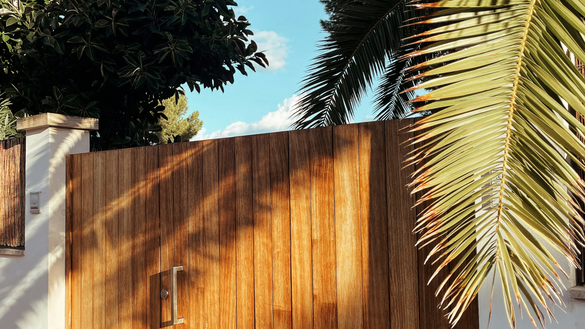 Why install an aluminum gate on your property?