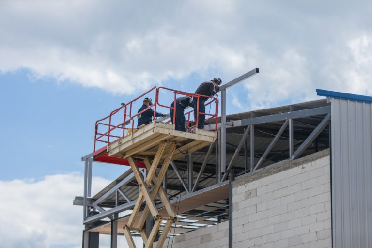 Le bac acier imitation tuile : une solution alliant esthétique traditionnelle et performance moderne