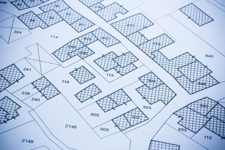 En quoi le plan 2D facilite-t-il la communication avec les professionnels du bâtiment ?