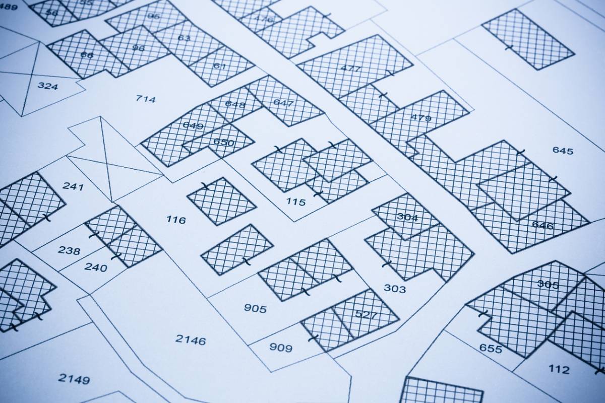 How does the 2D plan facilitate communication with building professionals?